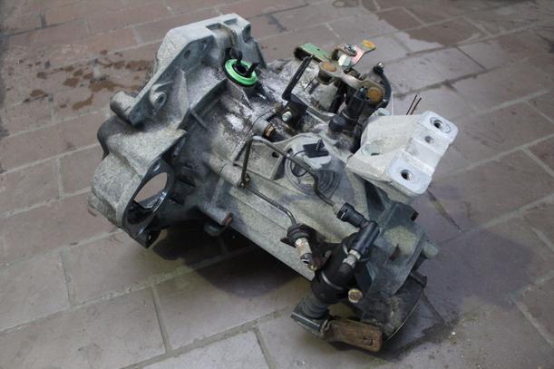 Foto: SCHALTGETRIEBE 5-GANG DSB eines VW Golf 1.4