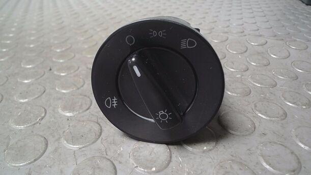 Foto: LICHTSCHALTER eines VW Golf 1.4