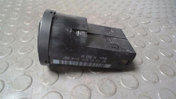 Foto: LICHTSCHALTER eines VW Golf 1.4