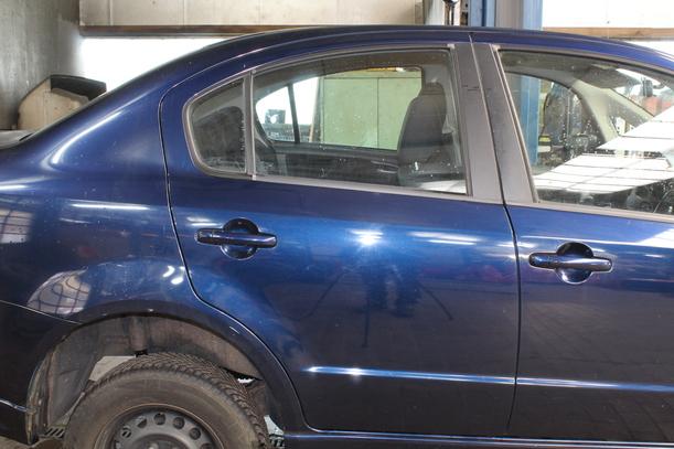 Foto: TÜR HINTEN RECHTS ( STUFENHECK ) eines Suzuki SX4 1.6 VVT