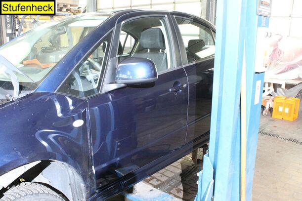 Foto: TÜR VORN LINKS ( STUFENHECK ) eines Suzuki SX4 1.6 VVT