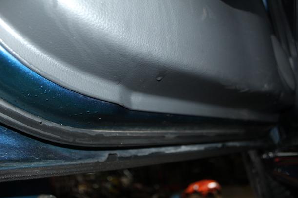 Foto: TÜR VORN LINKS ( STUFENHECK ) eines Suzuki SX4 1.6 VVT