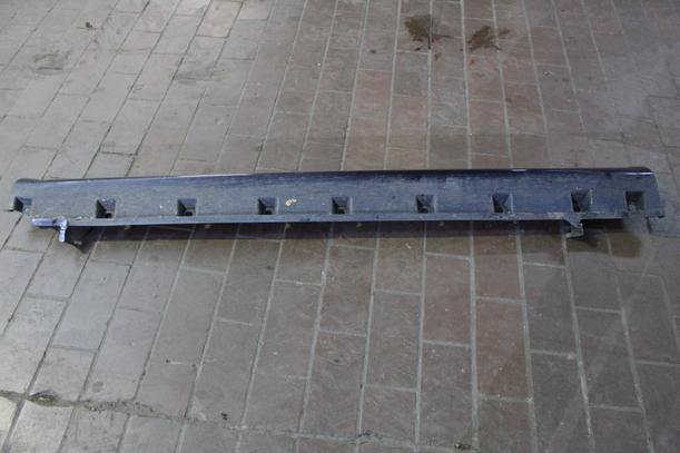 Foto: SCHWELLERBLENDE LINKS ( STUFENHECK ) eines Suzuki SX4 1.6 VVT