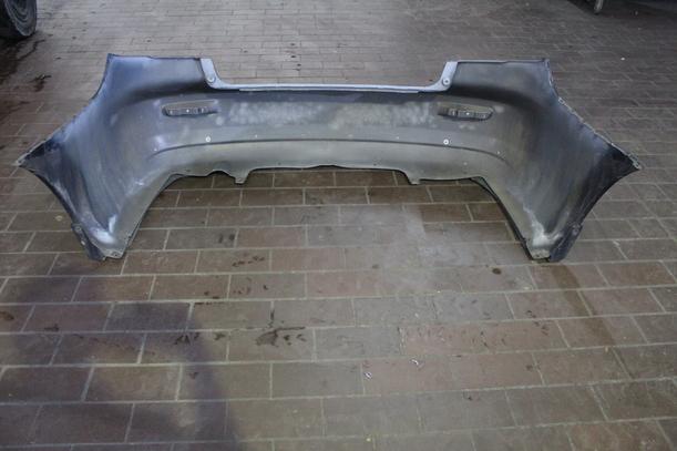 Foto: STOSSFÄNGER / STOßSTANGE HINTEN ( STUFENHECK ) eines Suzuki SX4 1.6 VVT GLX