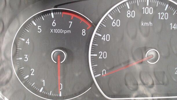 Foto: TACHOEINHEIT / KOMBIINSTRUMENT eines Suzuki SX4 1.6 VVT GLX
