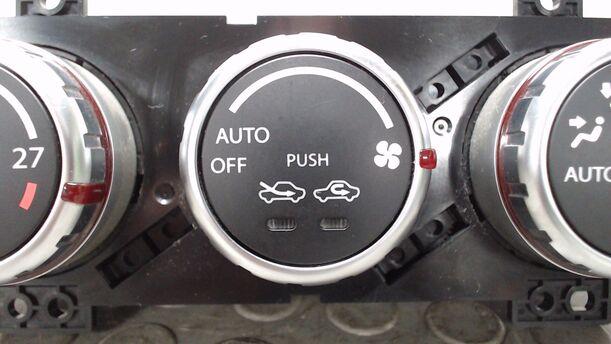 Foto: HEIZUNGSBETÄTIGUNG ( KLIMAANLAGE ) eines Suzuki SX4 1.6 VVT GLX