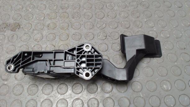 Foto: GASPEDAL ( SCHALTGETRIEBE ) eines Suzuki SX4 1.6 VVT GLX
