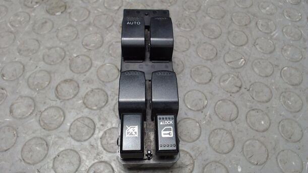 Foto: FENSTERHEBERSCHALTER LINKS eines Suzuki SX4 1.6 VVT GLX
