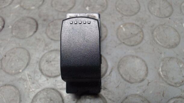 Foto: FENSTERHEBERSCHALTER HINTEN LINKS eines Suzuki SX4 1.6 VVT GLX