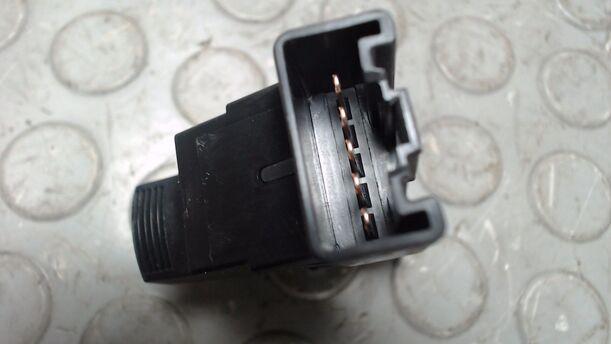 Foto: FENSTERHEBERSCHALTER HINTEN LINKS eines Suzuki SX4 1.6 VVT GLX
