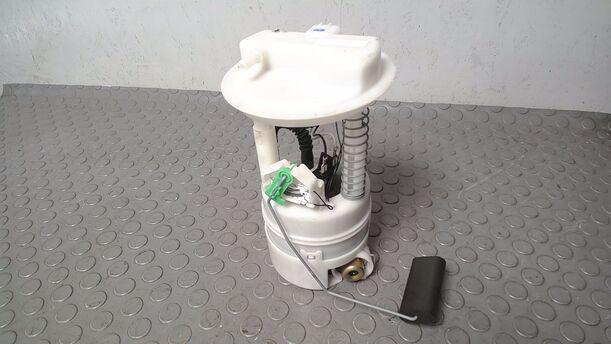 Foto: KRAFTSTOFFPUMPE eines Renault Clio 1.2 16V GLXi