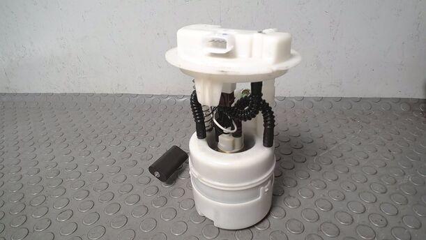 Foto: KRAFTSTOFFPUMPE eines Renault Clio 1.2 16V GLXi