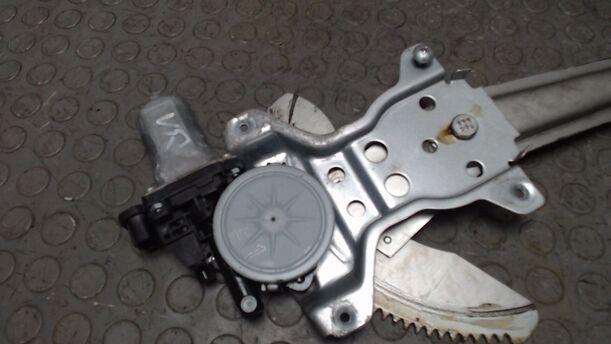 Foto: FENSTERHEBER VORN RECHTS ELEKTRISCH ( STUFENHECK ) eines Suzuki SX4 1.6 VVT GLX