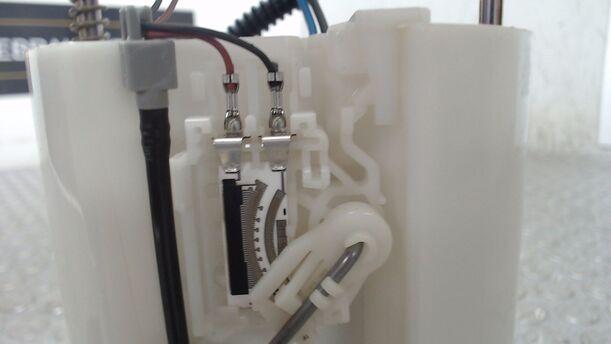 Foto: KRAFTSTOFFPUMPE ( BENZIN ) eines Suzuki SX4 1.6 VVT GLX