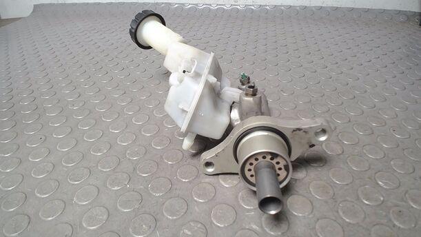 Foto: HAUPTBREMSZYLINDER ( ATE ) eines Renault Clio 1.2 16V GLX