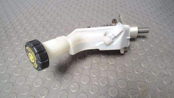 Foto: HAUPTBREMSZYLINDER ( ATE ) eines Renault Clio 1.2 16V GLX