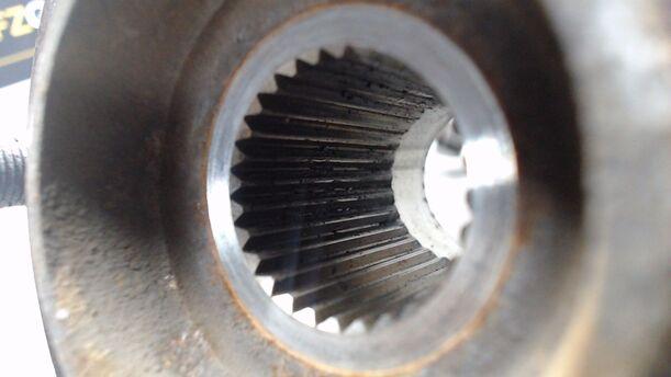 Foto: ACHSSCHENKEL VORN LINKS eines Suzuki SX4 1.6 VVT GLX