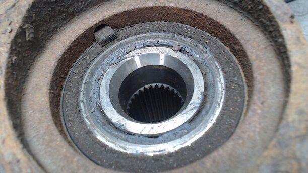 Foto: ACHSSCHENKEL VORN LINKS eines Suzuki SX4 1.6 VVT GLX