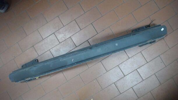 Foto: VERSTÄRKUNG HINTEN eines VW Polo 1.2 GLX