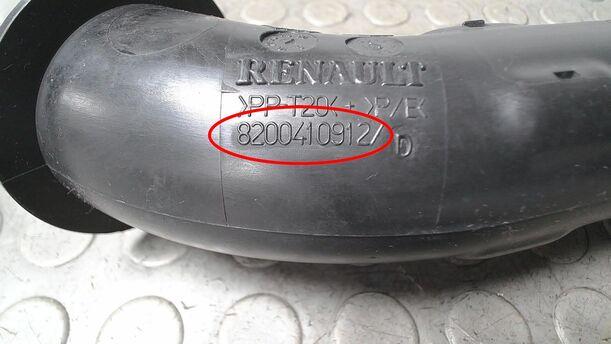 Foto: ANSAUGSCHLAUCH/ FRISCHLUFTANSAUGSTÜCK eines Renault Clio 1.2 16V GLX