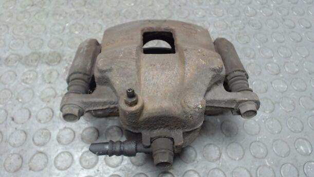 Foto: BREMSSATTEL VORN LINKS eines Suzuki SX4 1.6 VVT GLX