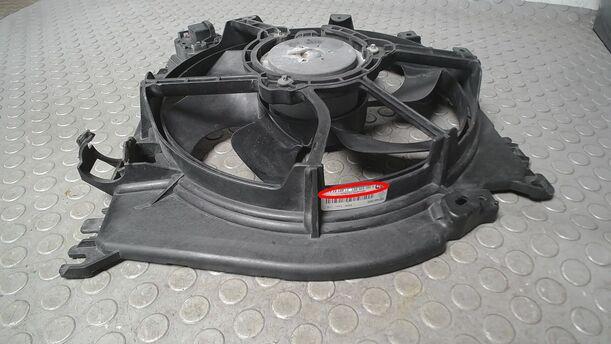 Foto: ELEKTROLÜFTER eines Renault Clio 1.2 16V GLX