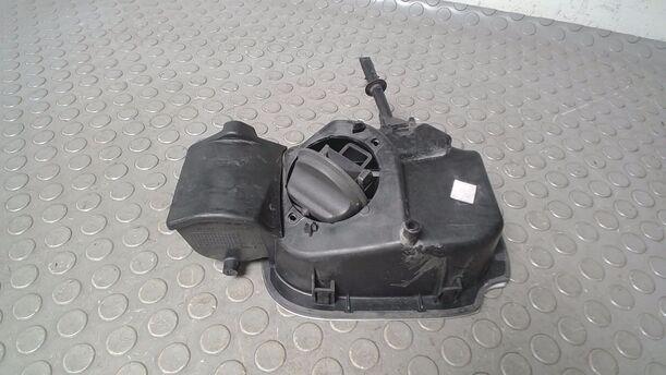 Foto: TANKKLAPPE/ TANKDECKEL eines Renault Clio 1.2 16V GLX
