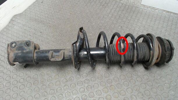 Foto: FEDERBEIN VORN LINKS eines Suzuki SX4 1.6 VVT GLX