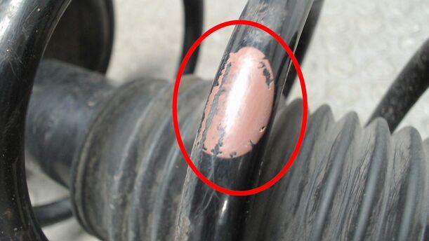 Foto: FEDERBEIN VORN LINKS eines Suzuki SX4 1.6 VVT GLX