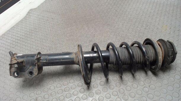 Foto: FEDERBEIN VORN LINKS eines Suzuki SX4 1.6 VVT GLX