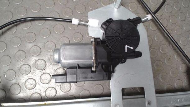 Foto: FENSTERHEBER ELEKTRISCH VERSTELLBAR LINKS ( 2/3 TÜRER ) eines Renault Clio 1.2 16V CC