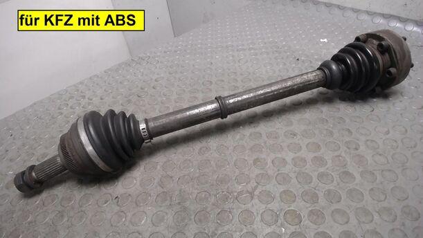 Foto: ANTRIEBSWELLE HINTEN eines Audi 100 Avant quattro Business