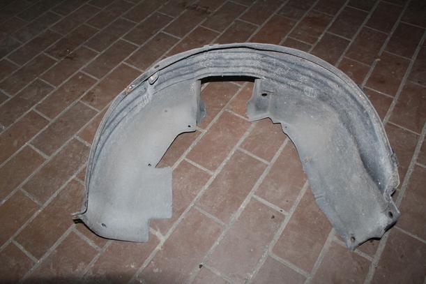 Foto: RADHAUSSCHALE/ INNENRADHAUS VORN LINKS eines Opel Corsa 12V CC
