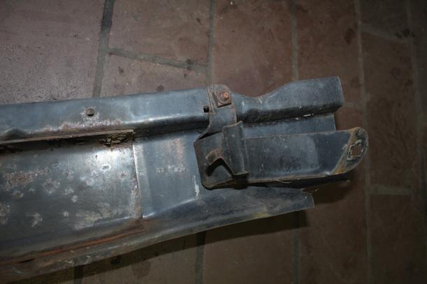 Foto: VERSTÄRKUNG VORN eines Opel Corsa 12V CC