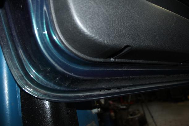 Foto: TÜR VORN LINKS ( 2/3 TÜRER ) eines Opel Corsa 12V CC