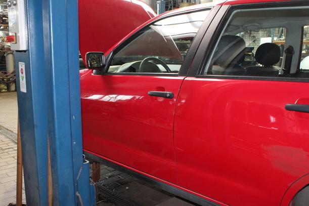 Foto: TÜR VORN LINKS ( 5 TÜRER ) eines Seat Cordoba 1.4 Business