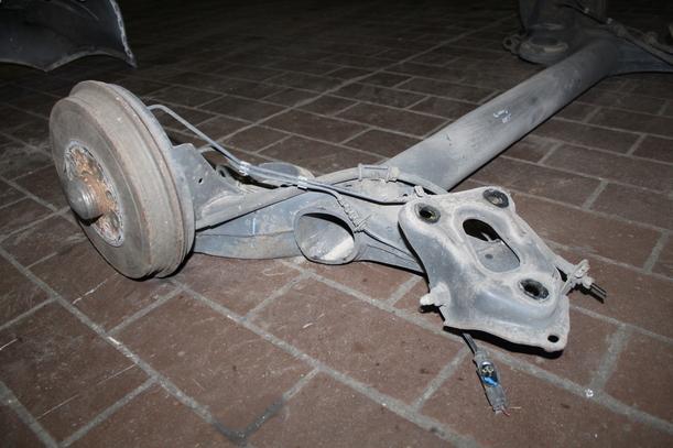 Foto: HINTERACHSE eines Opel Corsa 1.4 16V Business