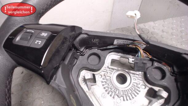 Foto: LEDERLENKRAD FÜR AIRBAG (BEHEIZT) eines Opel Corsa 1.4 16V Business