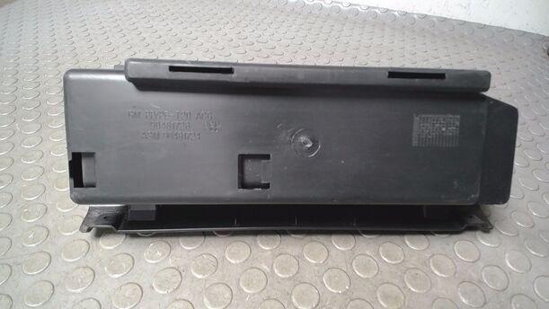 Foto: HANDSCHUHFACH eines Opel Corsa 12V Business