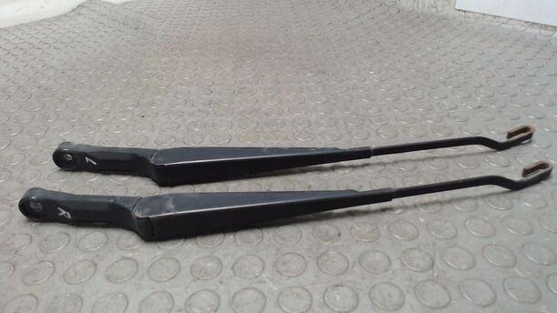 Foto: SCHEIBENWISCHERARME VORN eines Seat Cordoba 1.4 Business