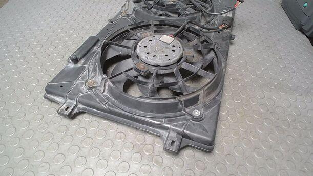 Foto: ELEKTROLÜFTER eines Ford Galaxy TDI Business