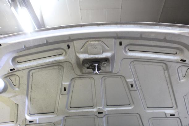 Foto: MOTORHAUBE ( VOR FACELIFT ) eines Ford Focus 1.6 Ti-VCT Business
