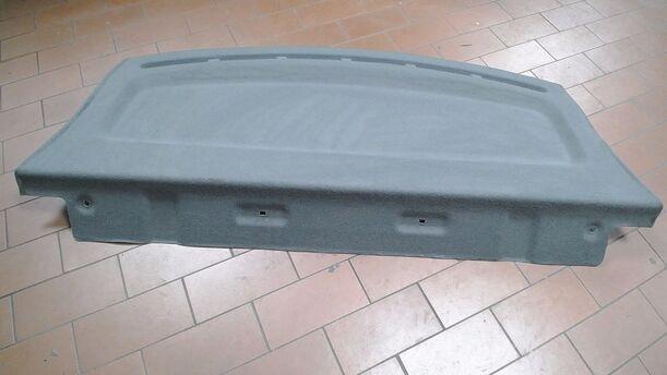 Foto: HUTABLAGE/ ABDECKUNG KOFFERRAUM ( STUFENHECK ) eines Ford Focus 1.6 Ti-VCT Business