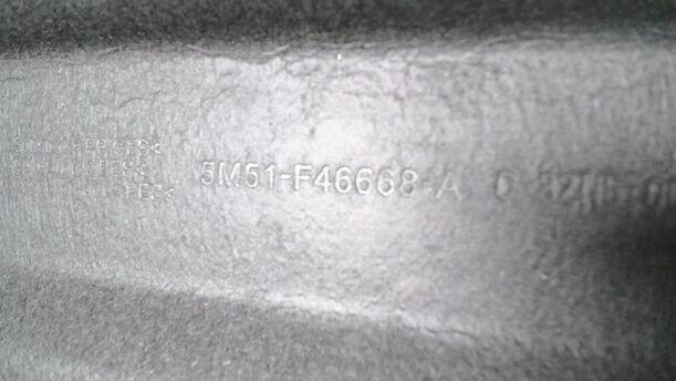 Foto: HUTABLAGE/ ABDECKUNG KOFFERRAUM ( STUFENHECK ) eines Ford Focus 1.6 Ti-VCT Business