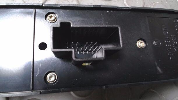 Foto: FENSTERHEBERSCHALTER eines Ford Focus 1.6 Ti-VCT Business