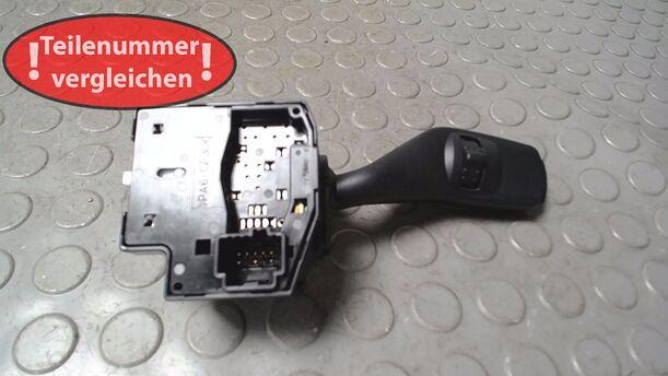 Foto: BLINKSCHALTER/ KOMBISCHALTER eines Ford Focus 1.6 Ti-VCT Business