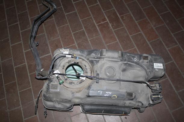 Foto: KRAFTSTOFFTANK ( BENZIN ) eines Opel Mokka 1.4 Turbo ecoFLEX Start/Stop Business