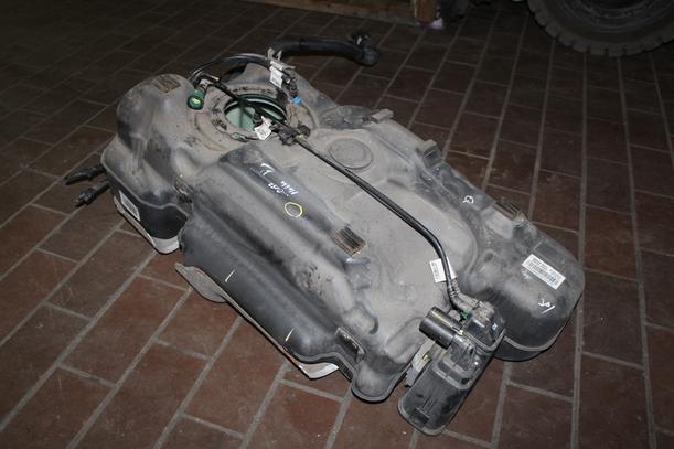 Foto: KRAFTSTOFFTANK ( BENZIN ) eines Opel Mokka 1.4 Turbo ecoFLEX Start/Stop Business