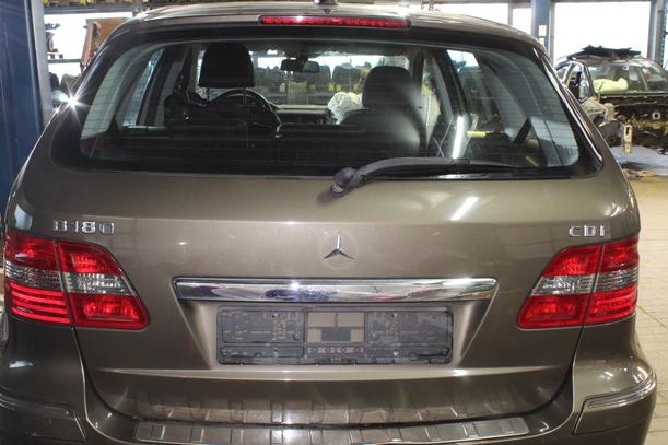 Foto: HECKKLAPPE /  HECKDECKEL eines Mercedes-Benz B 180 CDI Business