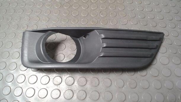 Foto: BLENDE NEBELSCHEINWERFER RECHTS eines Ford Focus 1.6 Ti-VCT Business